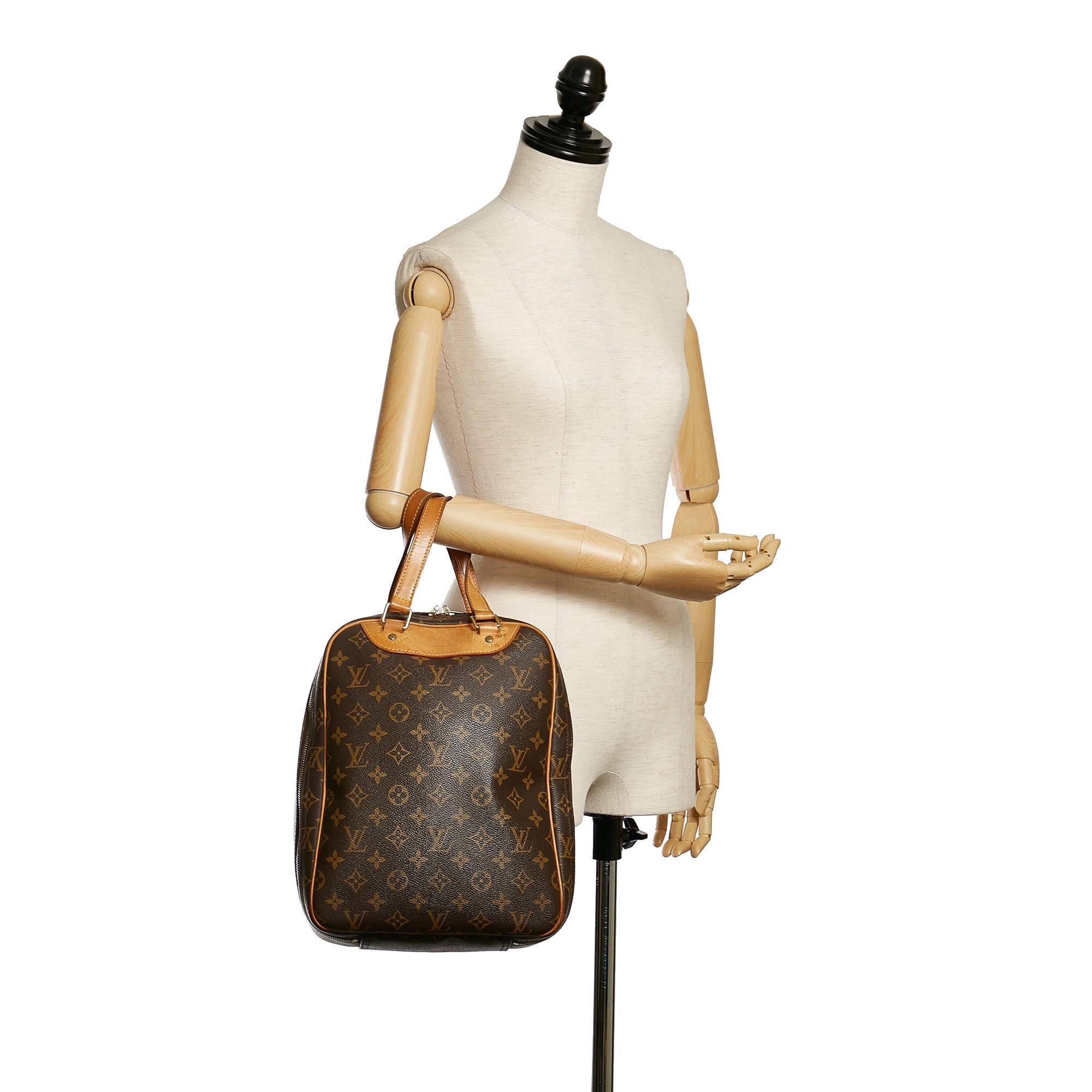 Louis Vuitton Monogram Excursion (SHG-30566)