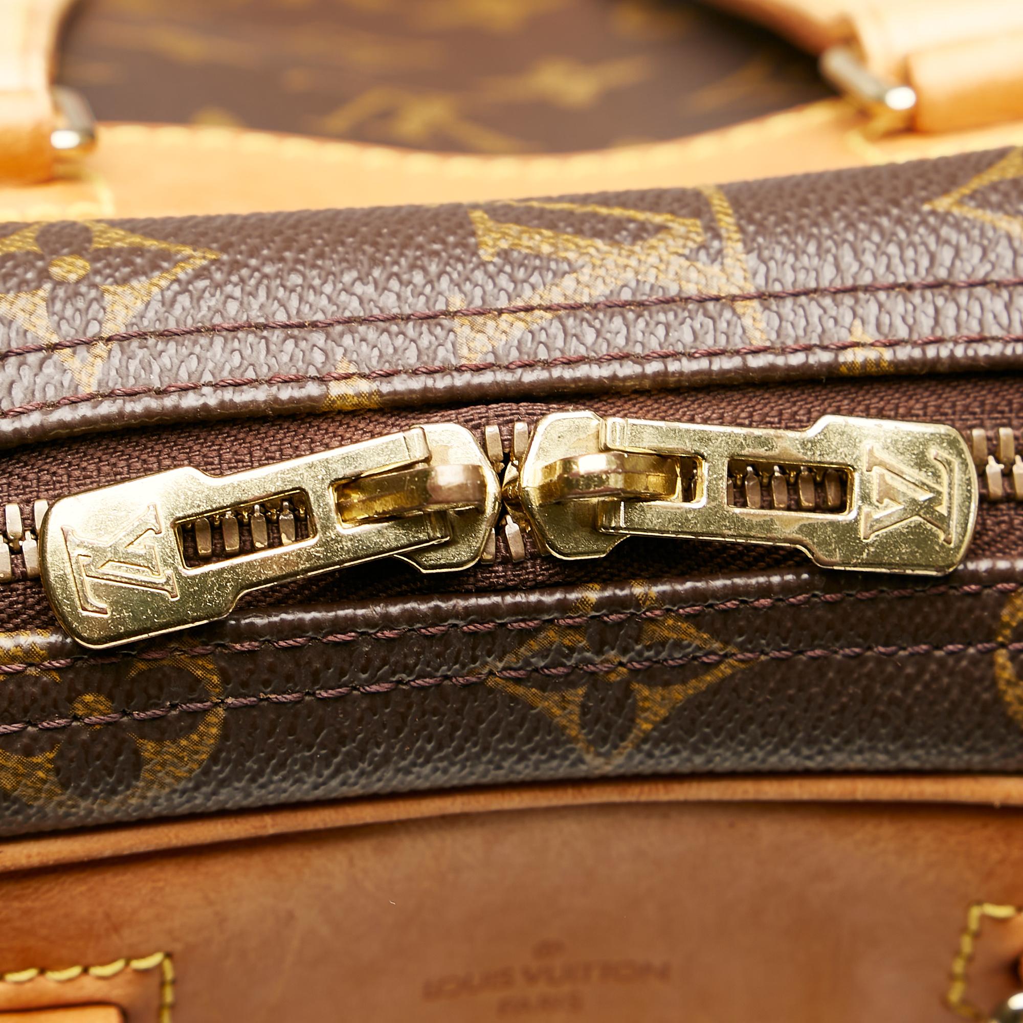 Louis Vuitton Monogram Excursion (SHG-30710)