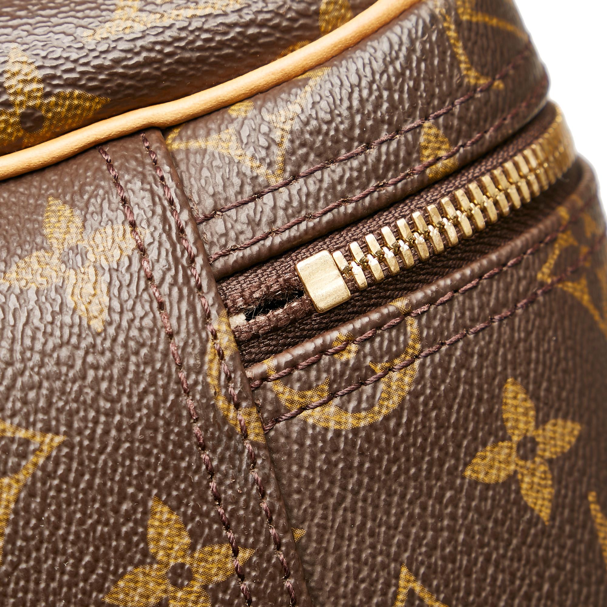 Louis Vuitton Monogram Excursion (SHG-30710)