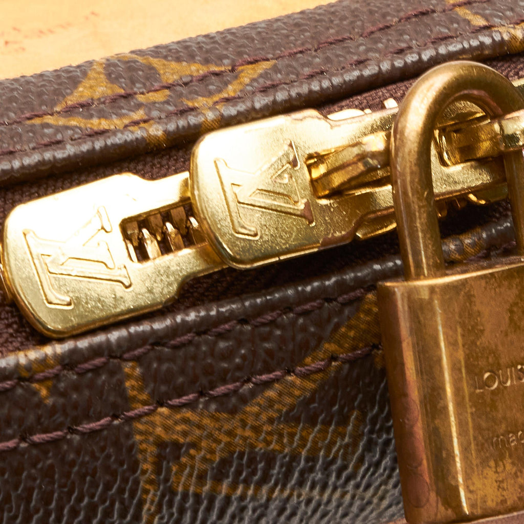 Louis Vuitton Monogram Excursion (SHG-33873)