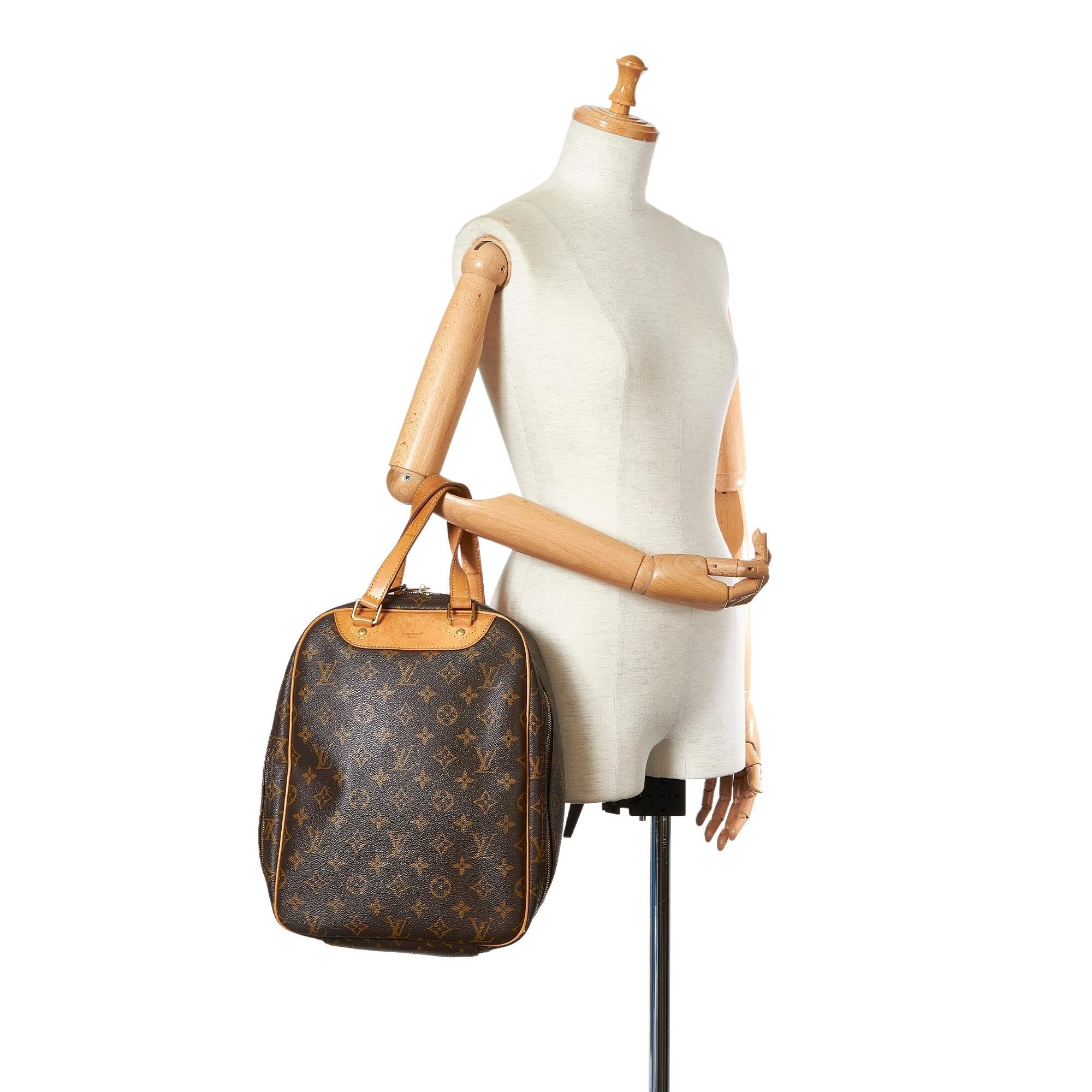 Louis Vuitton Monogram Excursion (SHG-33873)