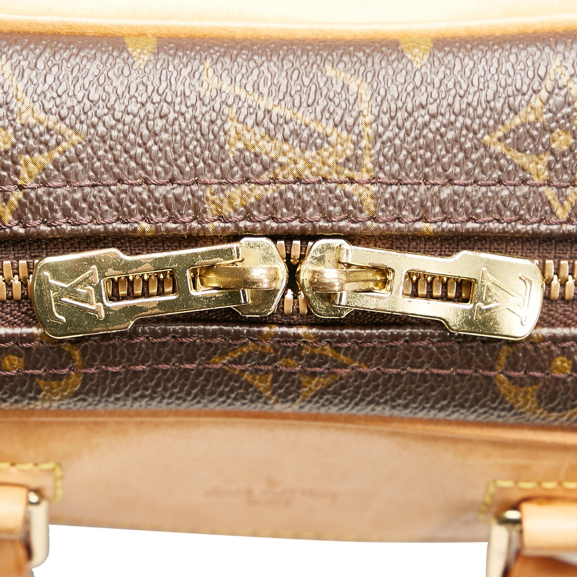Louis Vuitton Monogram Excursion (SHG-jb1FEQ)