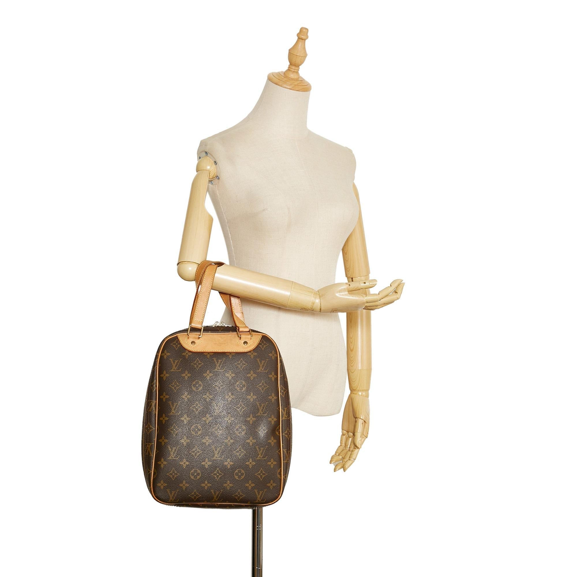 Louis Vuitton Monogram Excursion (SHG-jb1FEQ)