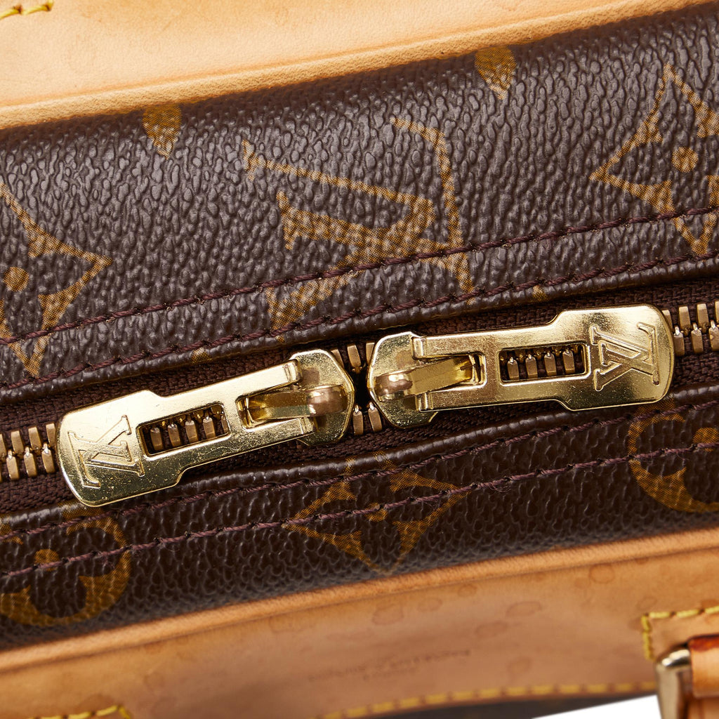 Louis Vuitton Monogram Excursion (SHG-Od6NsV)
