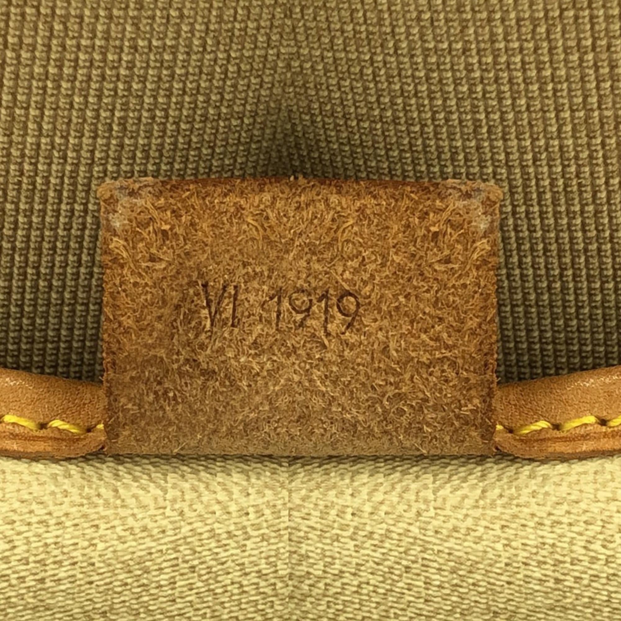 Louis Vuitton Monogram Excursion (SHG-feiGd4)