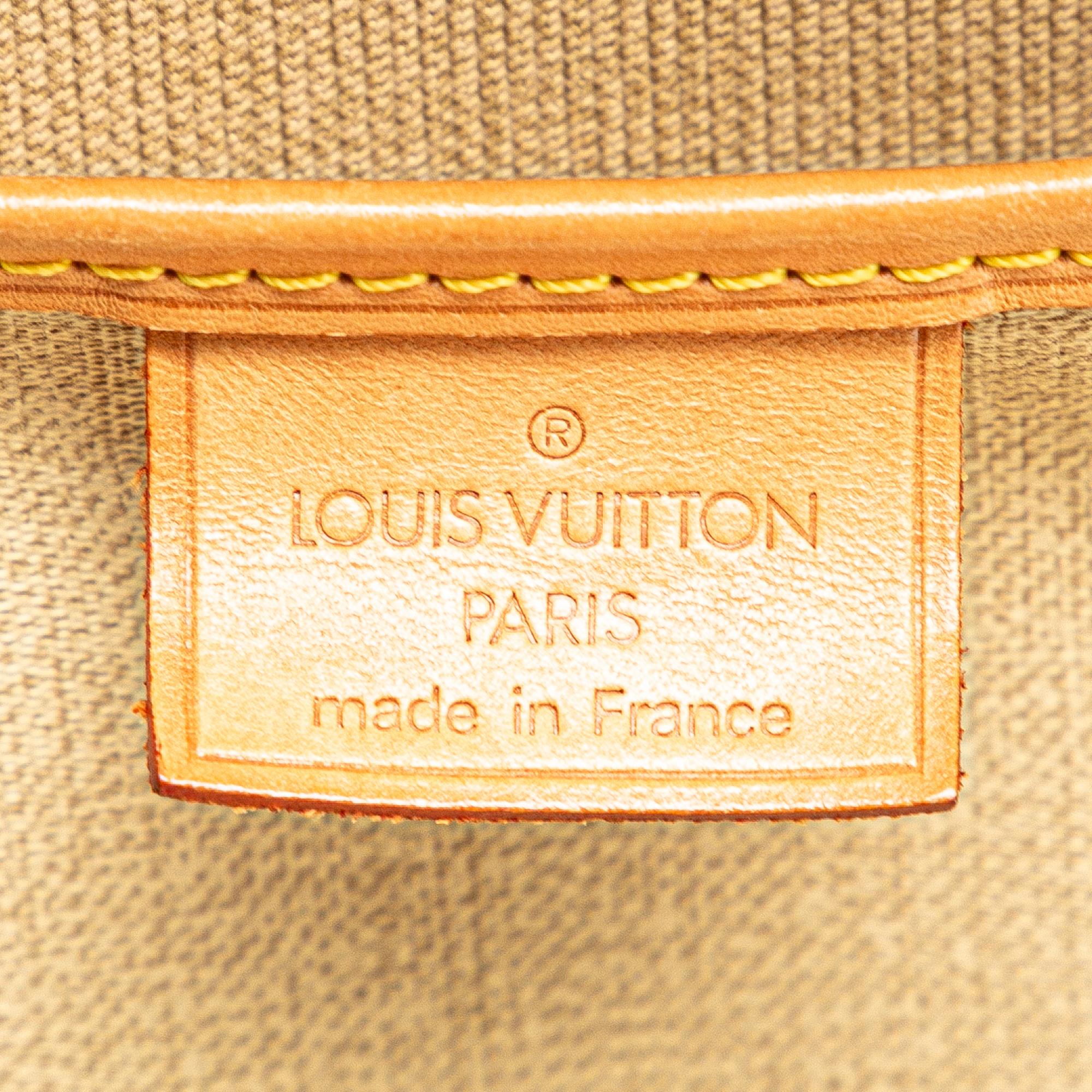 Louis Vuitton Monogram Excursion (SHG-tjIOpm)