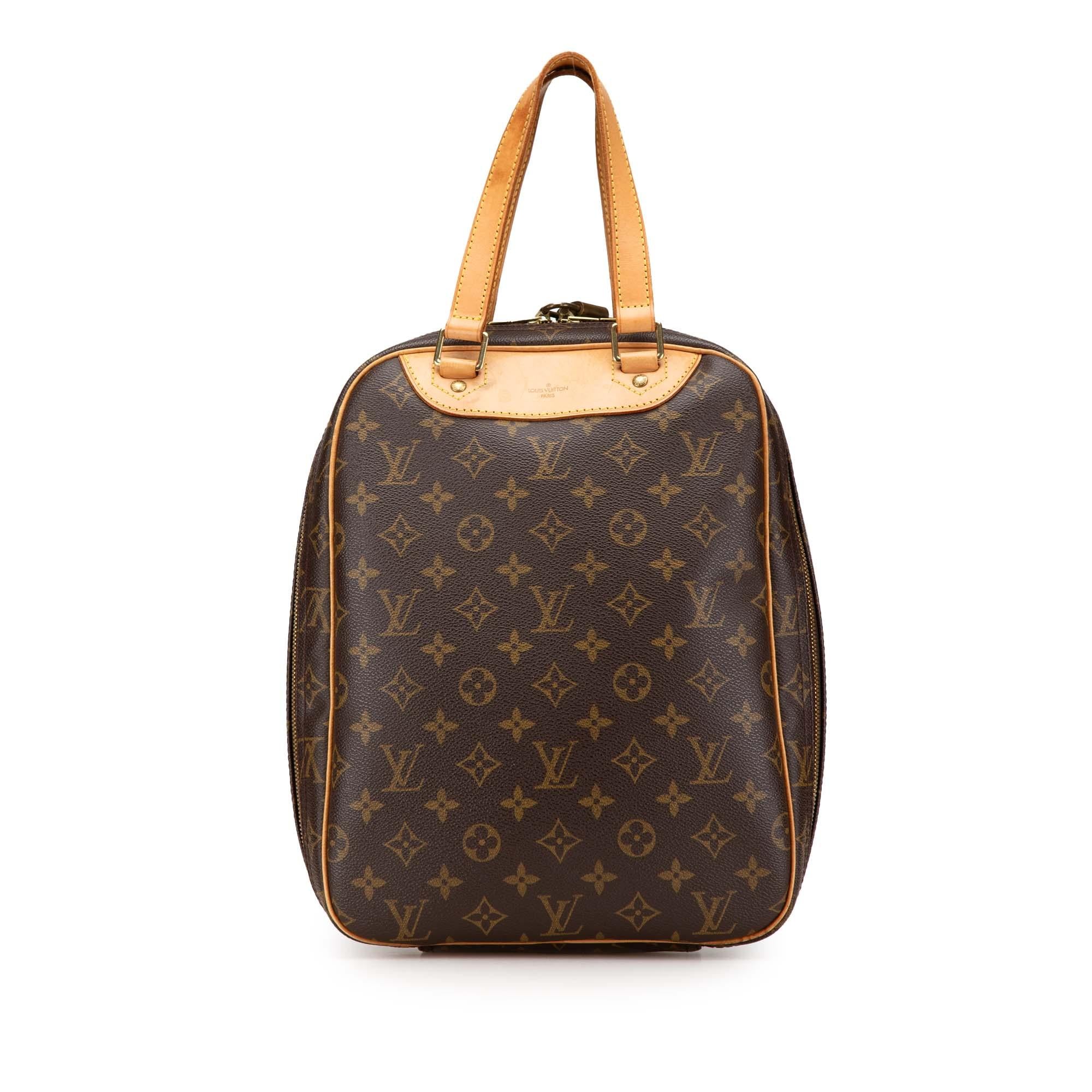 Louis Vuitton Monogram Excursion (SHG-HIxgnD)