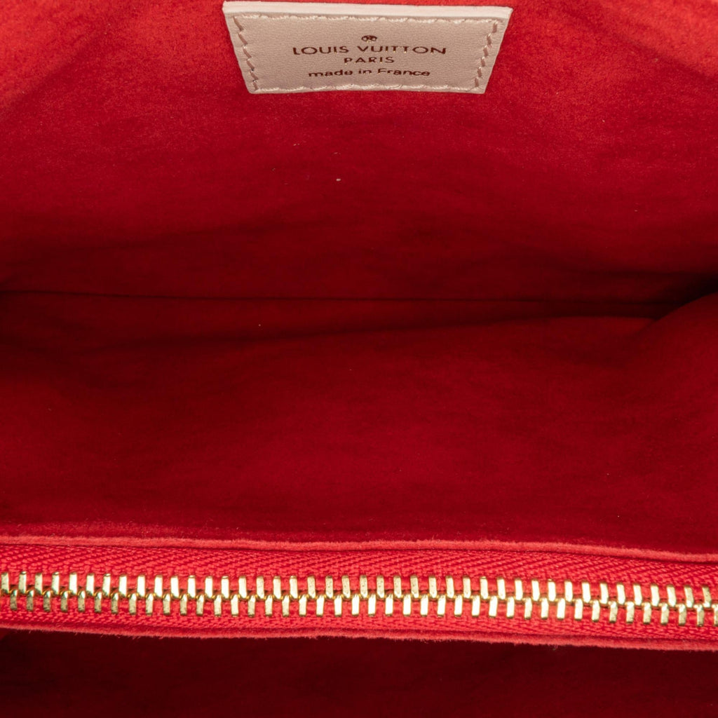 Louis Vuitton Monogram Fall In Love Coussin PM (SHG-5C5qm1)