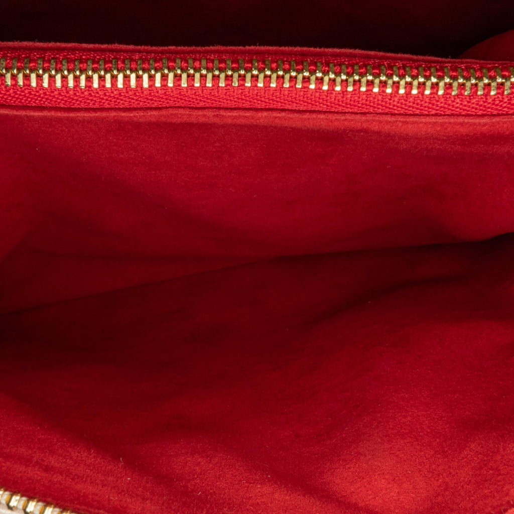 Louis Vuitton Monogram Fall In Love Coussin PM (SHG-5rP2ec)