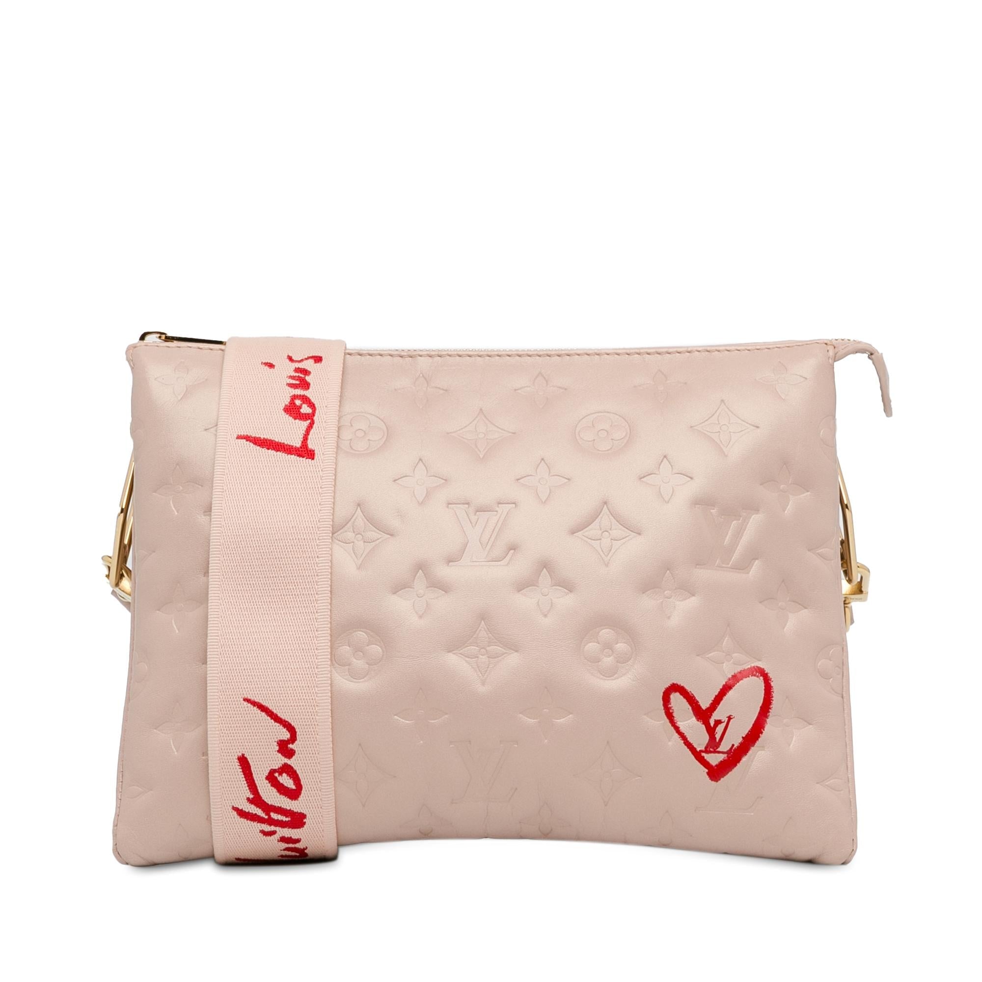Louis Vuitton Monogram Fall In Love Coussin PM (SHG-5rP2ec)