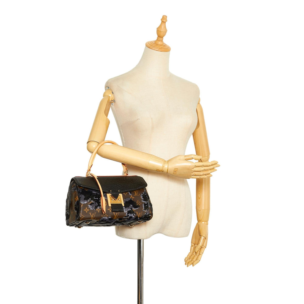 Louis Vuitton Monogram Fleur de Jais Carrousel (SHG-eexu39)