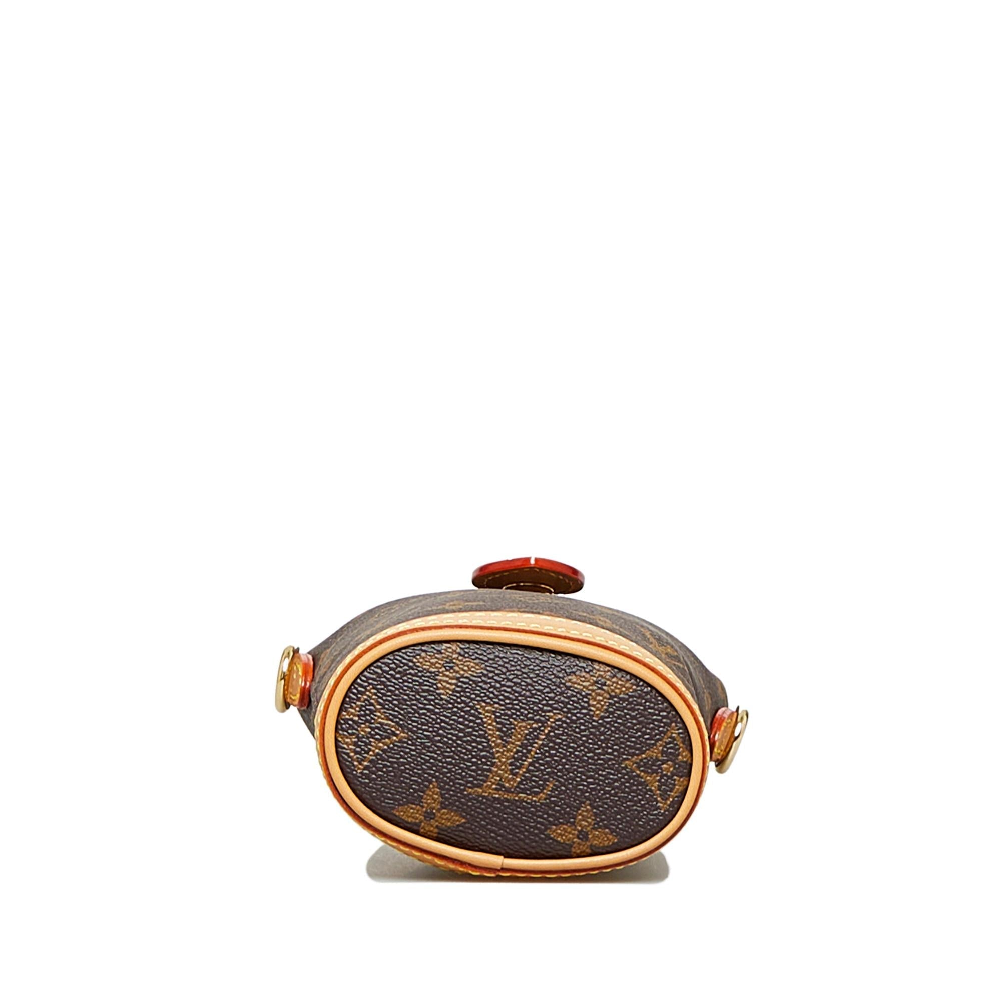 Louis Vuitton Monogram Fold Me Pouch (SHG-bMw8uh)