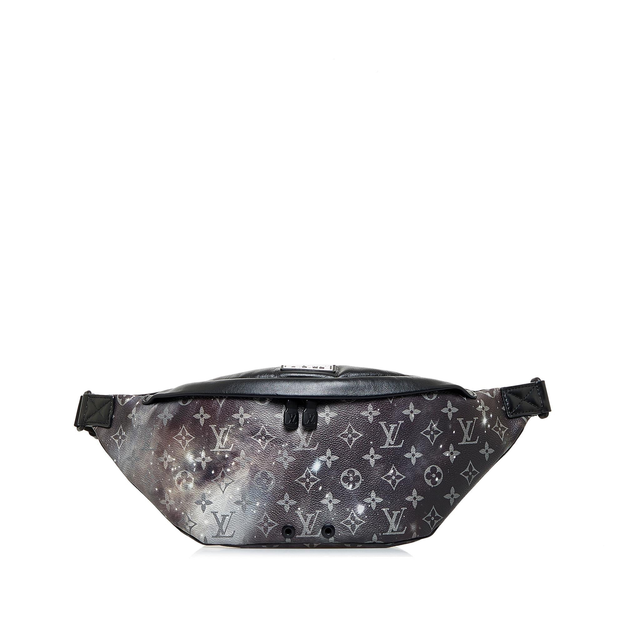 Louis Vuitton Monogram Galaxy Discovery Bumbag (SHG-f82cvn)