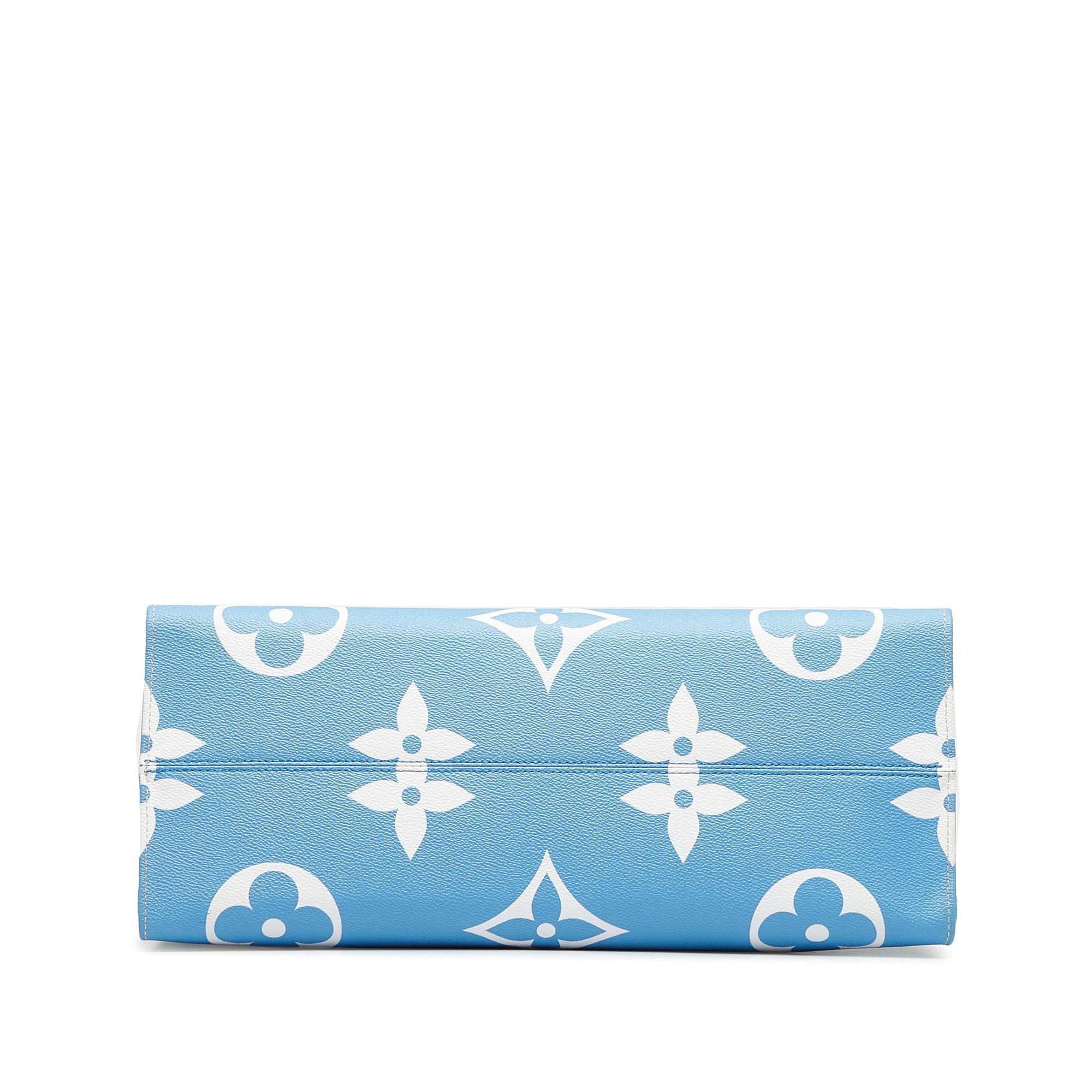 Louis Vuitton Monogram Giant By The Pool OnTheGo GM (SHG-tKl7pq)