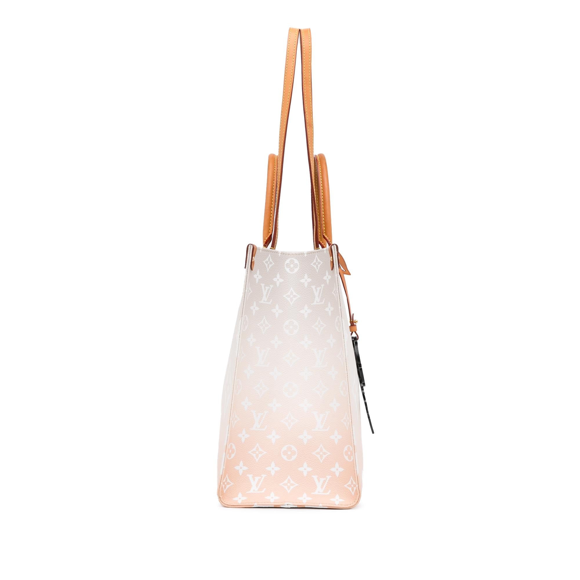 Louis Vuitton Monogram Giant By The Pool Onthego GM (SHG-za9VaB)