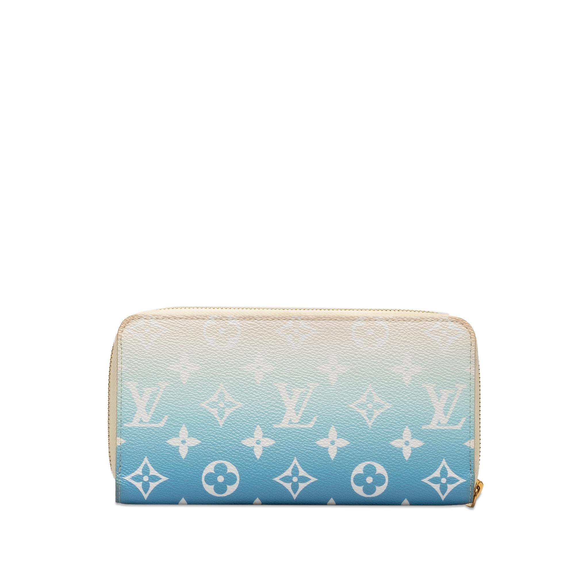 Louis Vuitton Monogram Giant By The Pool Zippy Wallet (SHG-9x2PUK)