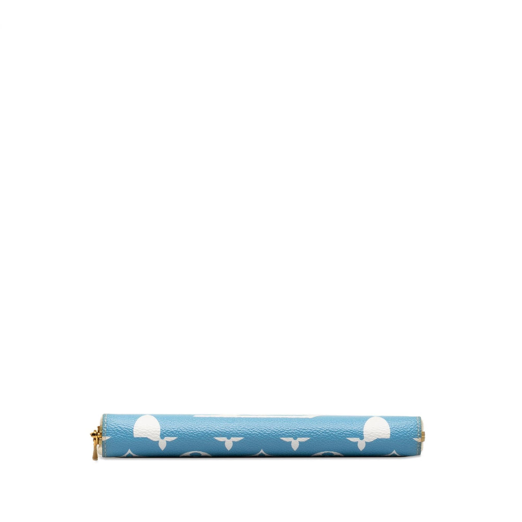 Louis Vuitton Monogram Giant By The Pool Zippy Wallet (SHG-9x2PUK)