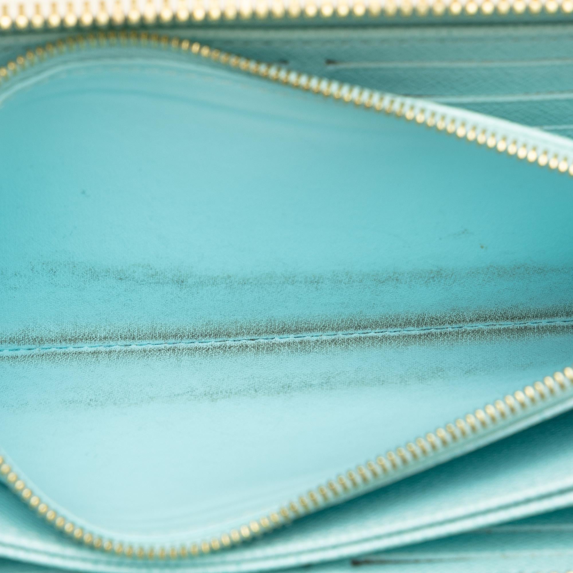 Louis Vuitton Monogram Giant By The Pool Zippy Wallet (SHG-9x2PUK)