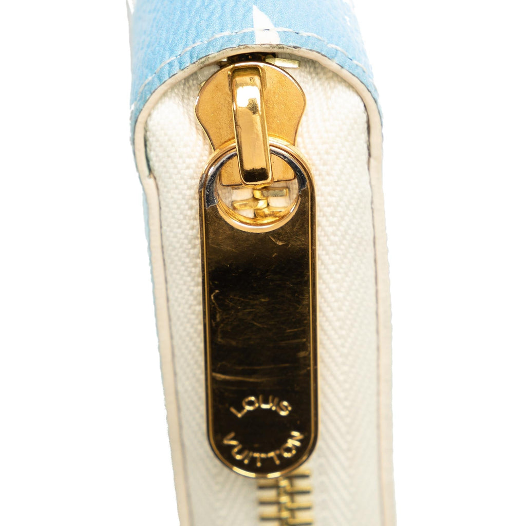 Louis Vuitton Monogram Giant By The Pool Zippy Wallet (SHG-9x2PUK)