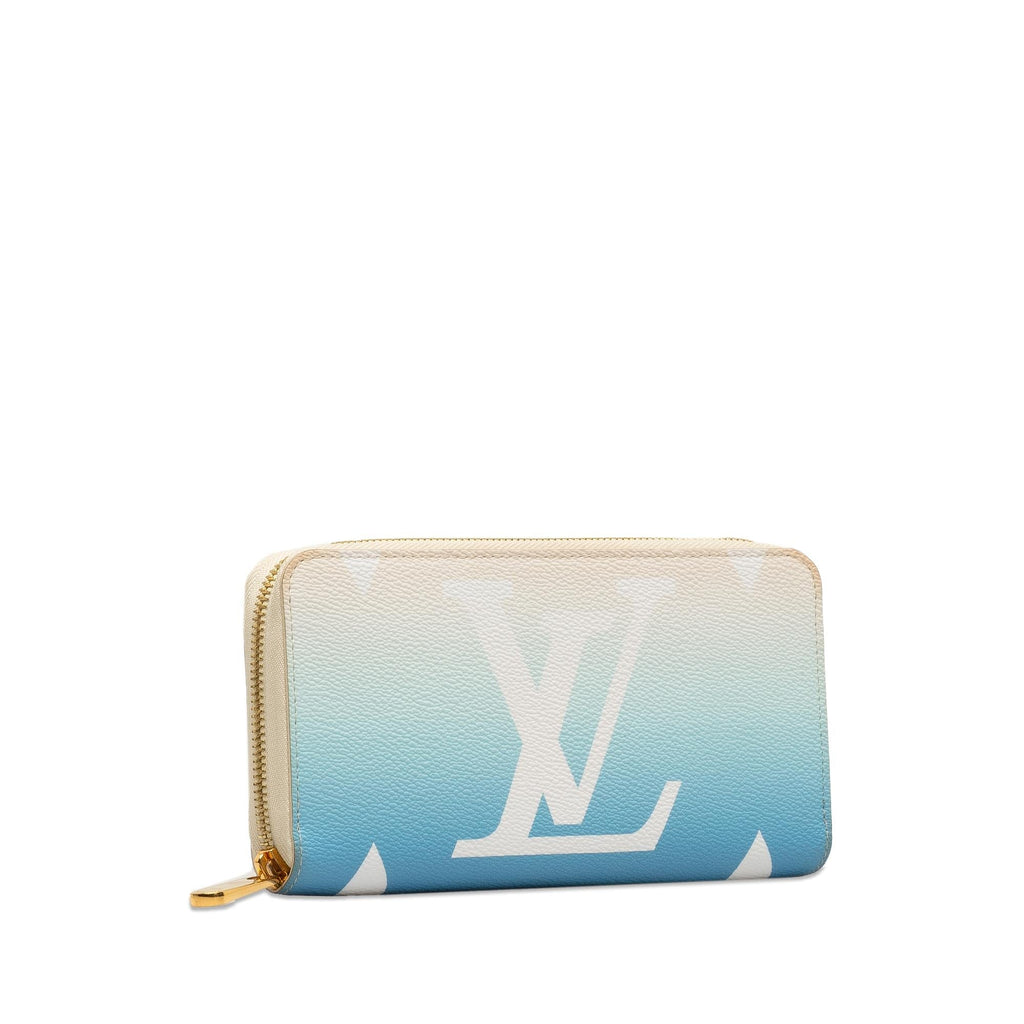 Louis Vuitton Monogram Giant By The Pool Zippy Wallet (SHG-9x2PUK)