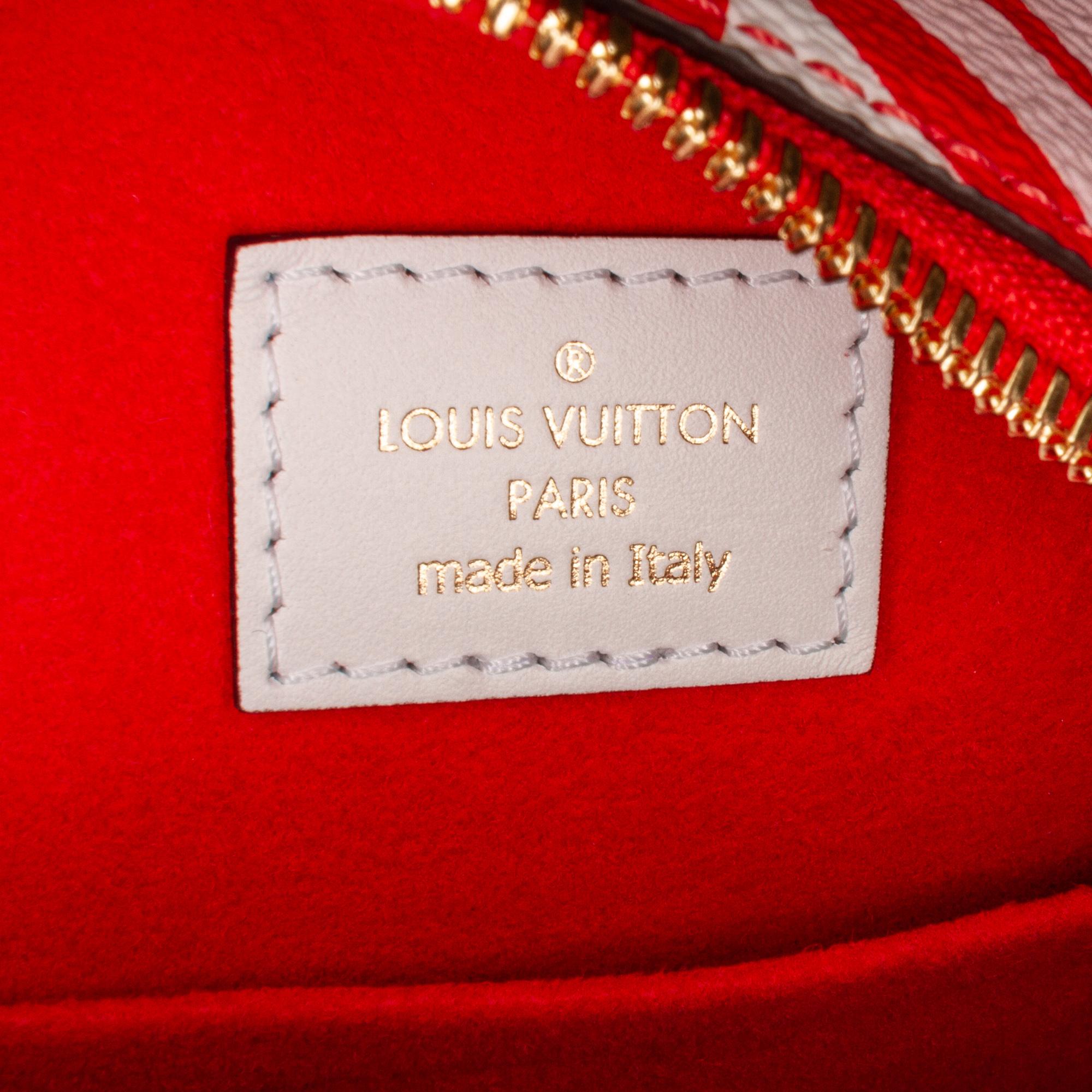 Louis Vuitton Monogram Giant Crafty Boite Chapeau Souple PM (SHG-9Fgiuv)