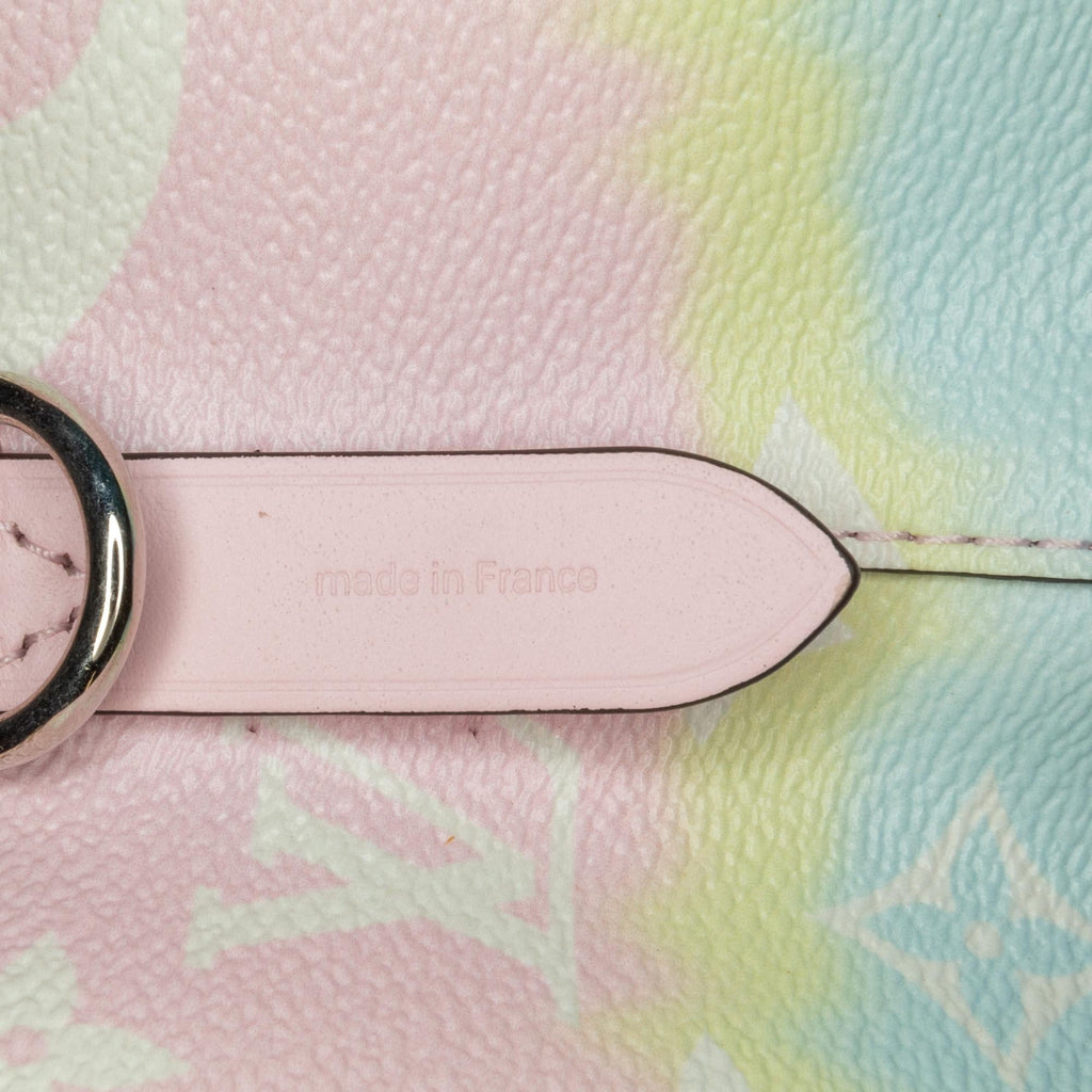 Louis Vuitton Monogram Giant Escale Pastel NeoNoe MM (SHG-Qtx7ld)