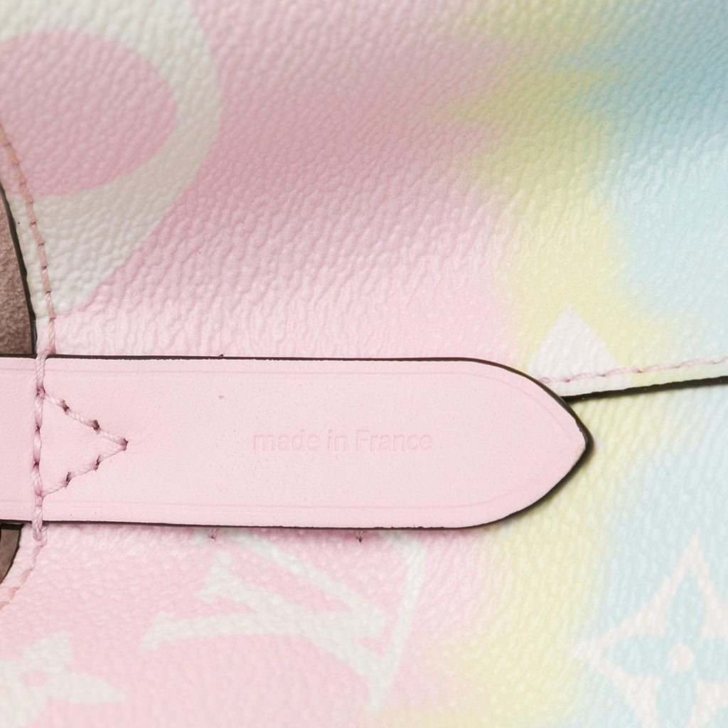 Louis Vuitton Monogram Giant Escale Pastel NeoNoe MM (SHG-Qtx7ld)