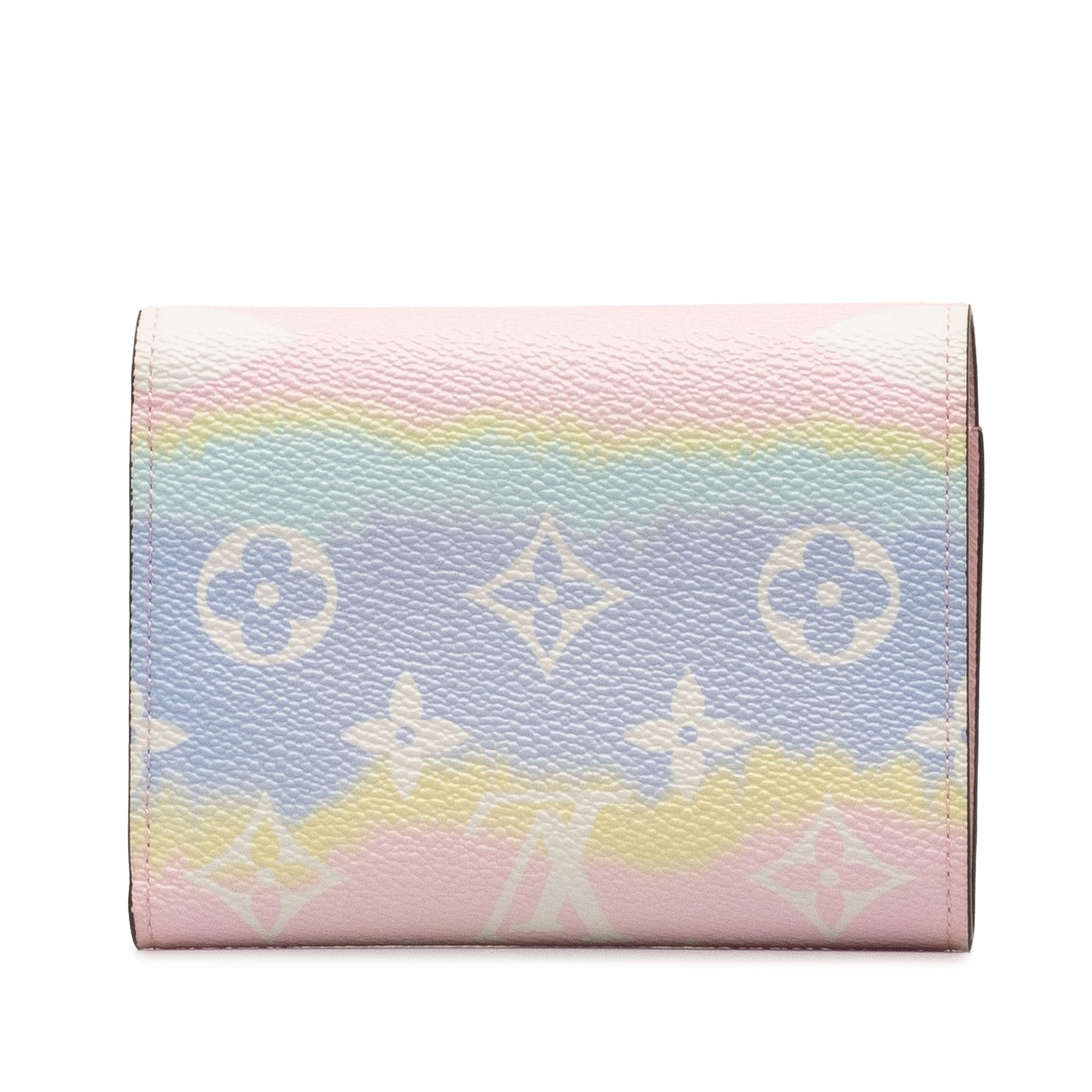 Louis Vuitton Monogram Giant Escale Victorine (SHG-KNvLmj)