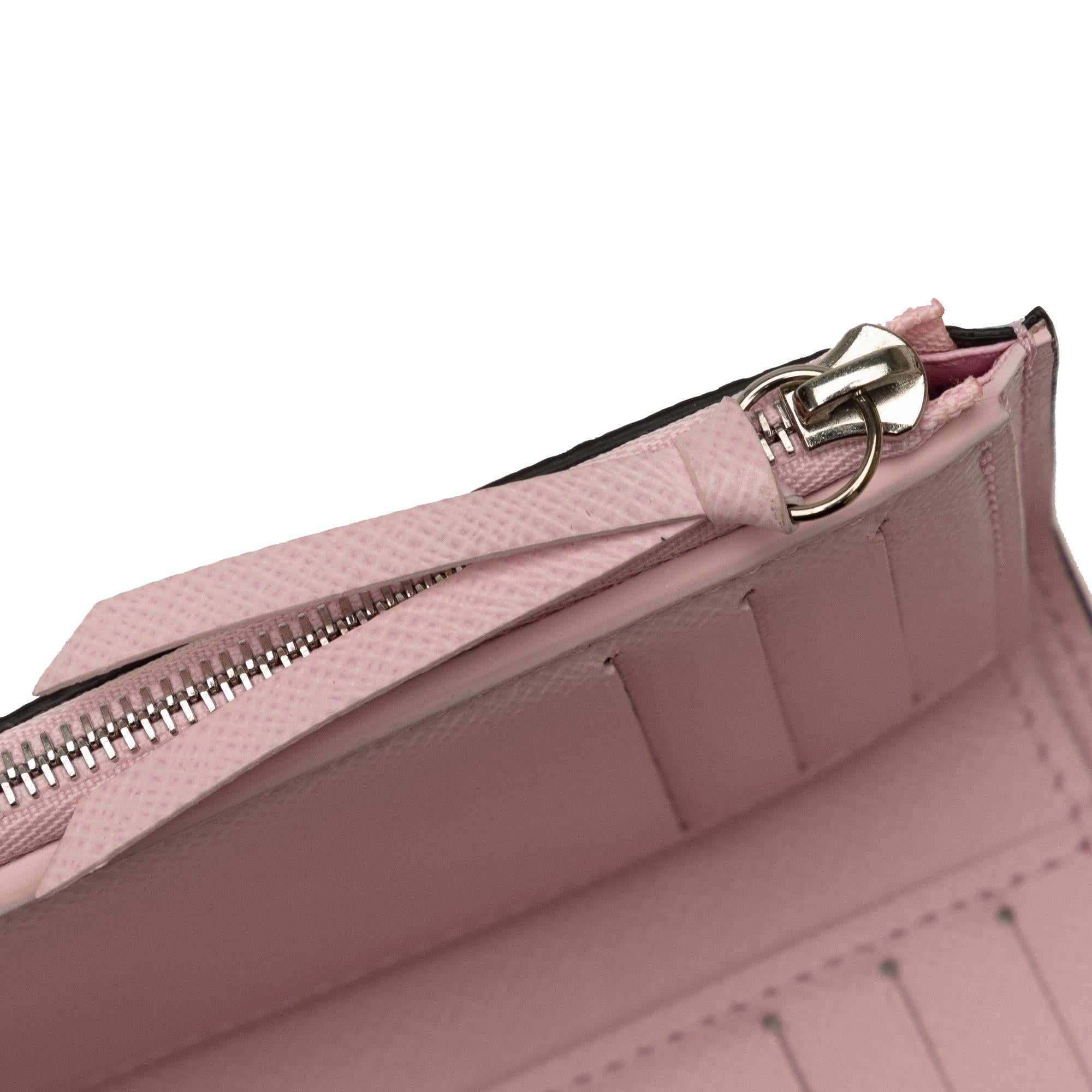 Louis Vuitton Monogram Giant Escale Victorine (SHG-KNvLmj)