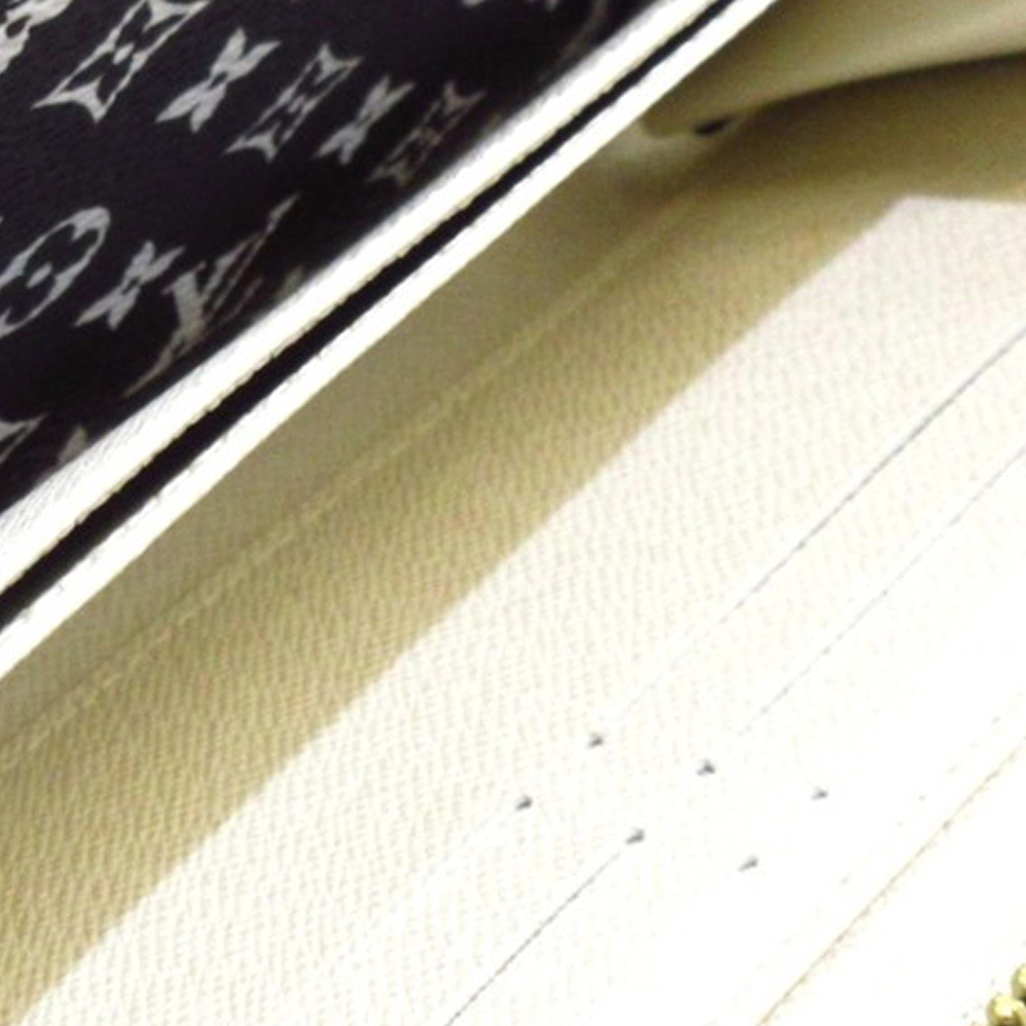 Louis Vuitton Monogram Giant Jungle Zippy Wallet (SHG-dDejCz)