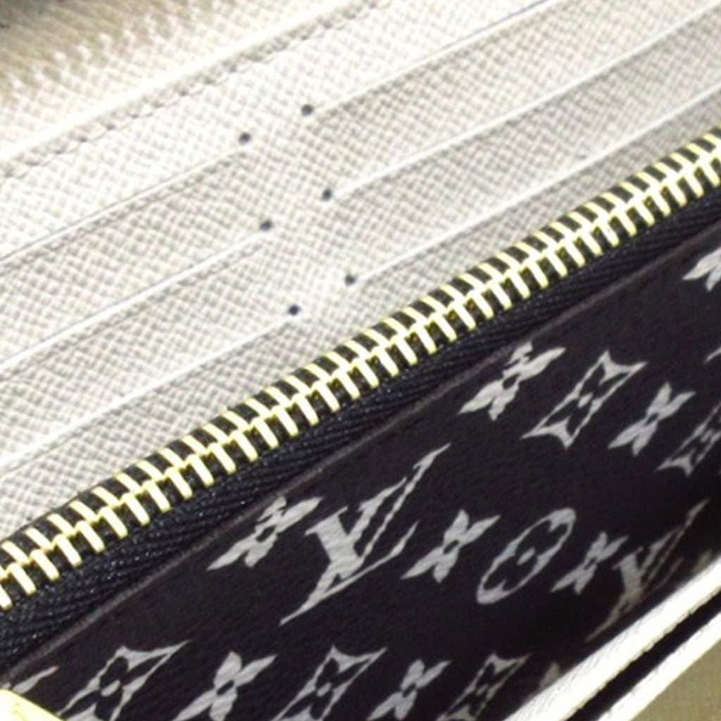 Louis Vuitton Monogram Giant Jungle Zippy Wallet (SHG-dDejCz)