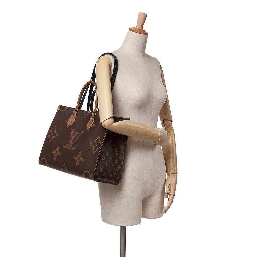 Louis Vuitton Monogram Giant OnTheGo MM
