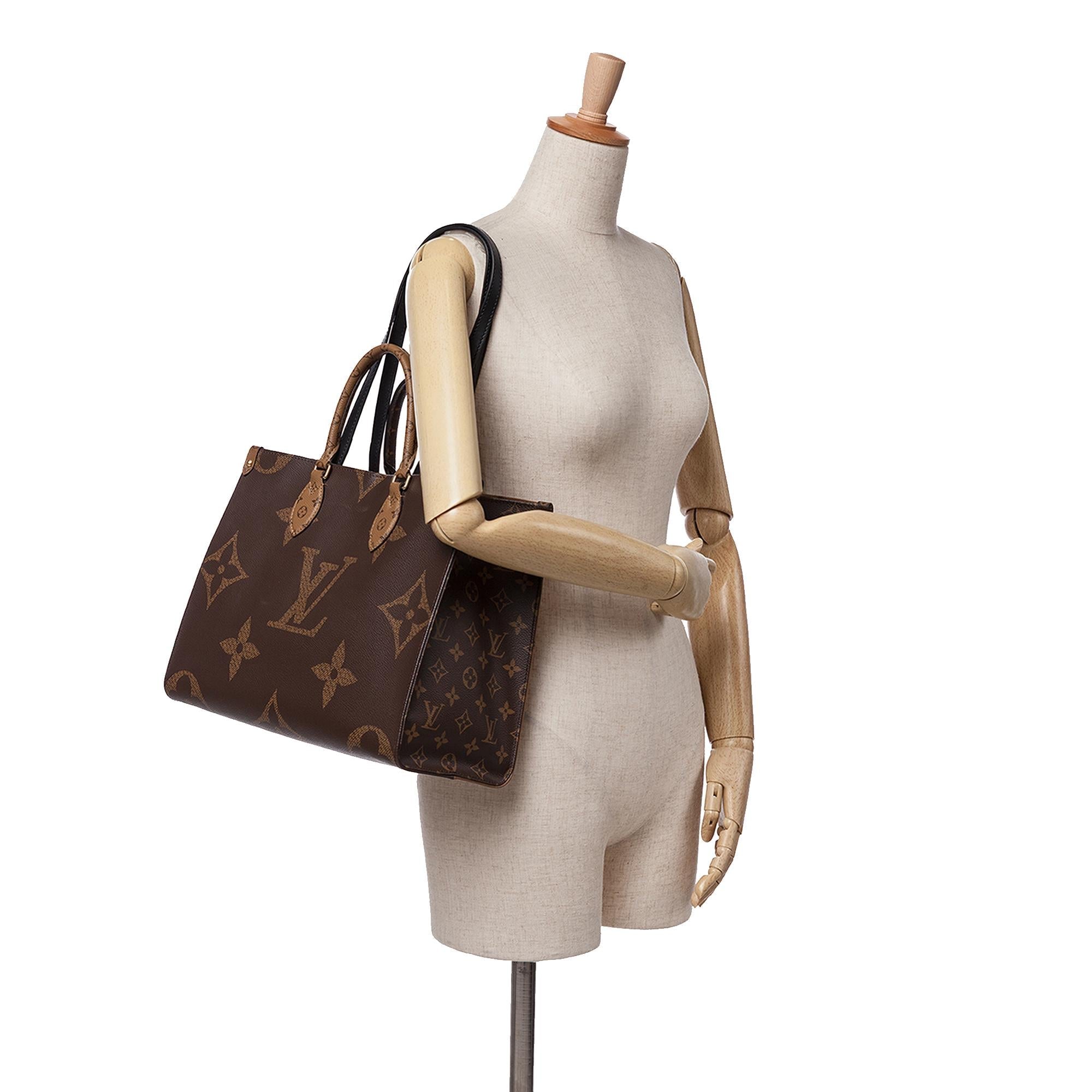 Louis Vuitton Monogram Giant OnTheGo MM