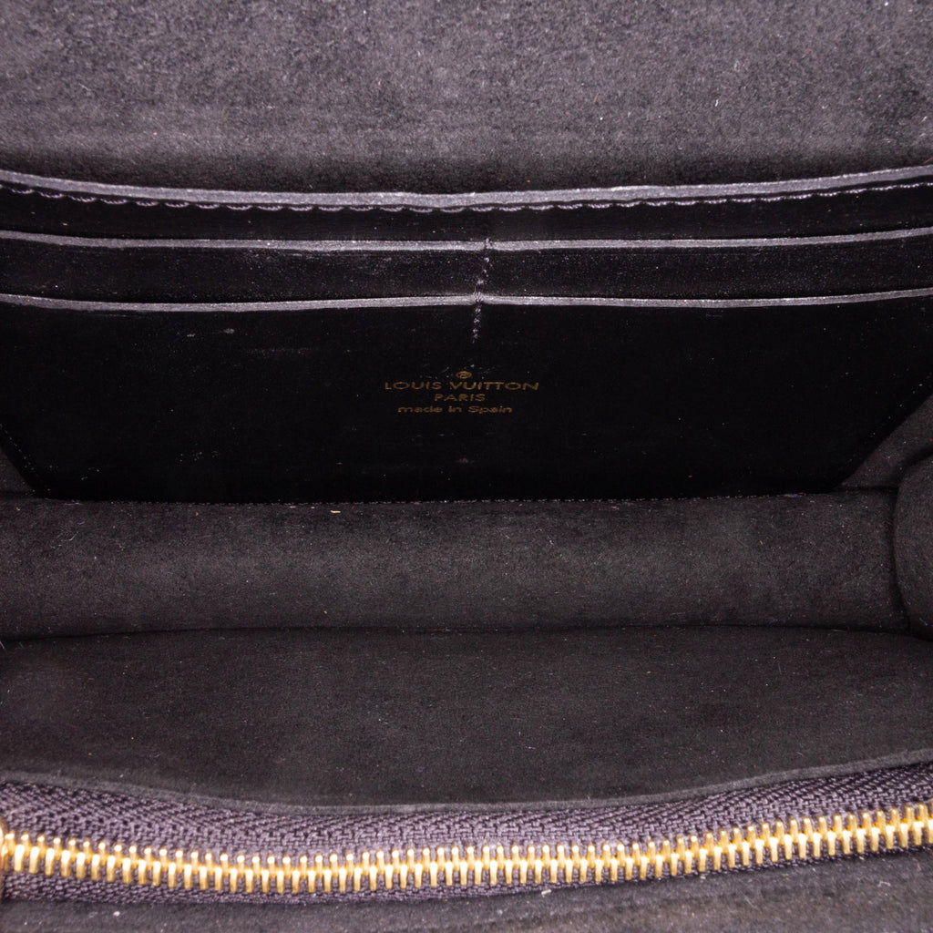Louis Vuitton Monogram Giant Reverse Dauphine Bumbag (SHG-34448)