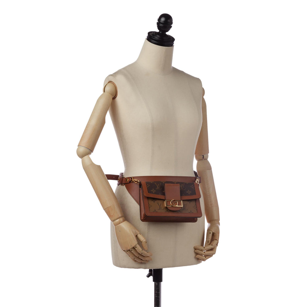 Louis Vuitton Monogram Giant Reverse Dauphine Bumbag (SHG-34448)