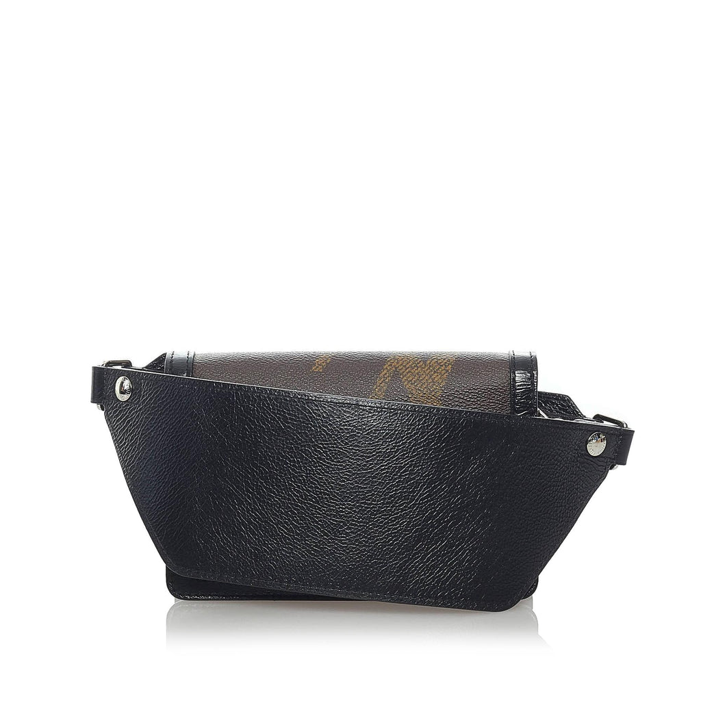 Louis Vuitton Monogram Giant Reverse Dauphine Bumbag (SHG-AHSvLI)