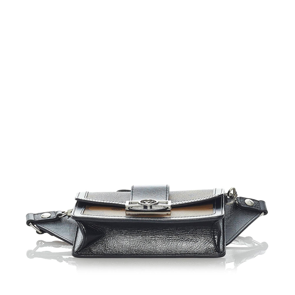 Louis Vuitton Monogram Giant Reverse Dauphine Bumbag (SHG-AHSvLI)