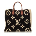 Louis Vuitton Monogram Giant Shearling Teddy Onthego GM (SHG-35056)