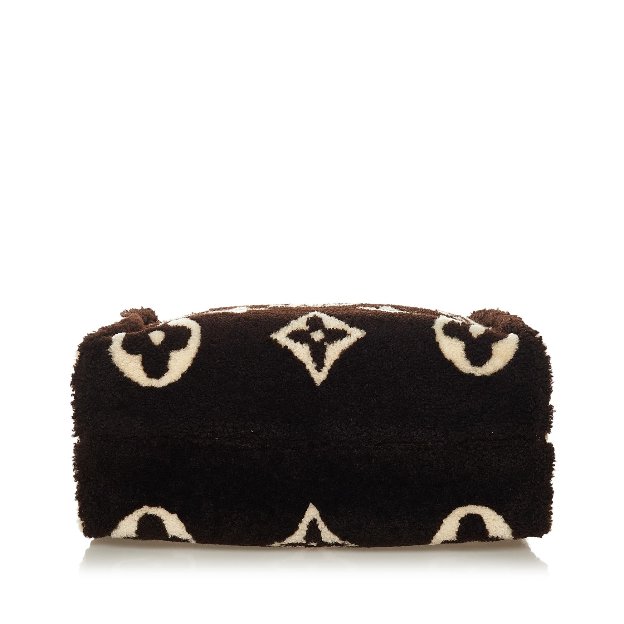 Louis Vuitton Monogram Giant Shearling Teddy Onthego GM (SHG-37287)