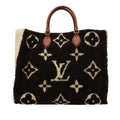 Louis Vuitton Monogram Giant Shearling Teddy Onthego GM (SHG-2cIPmB)