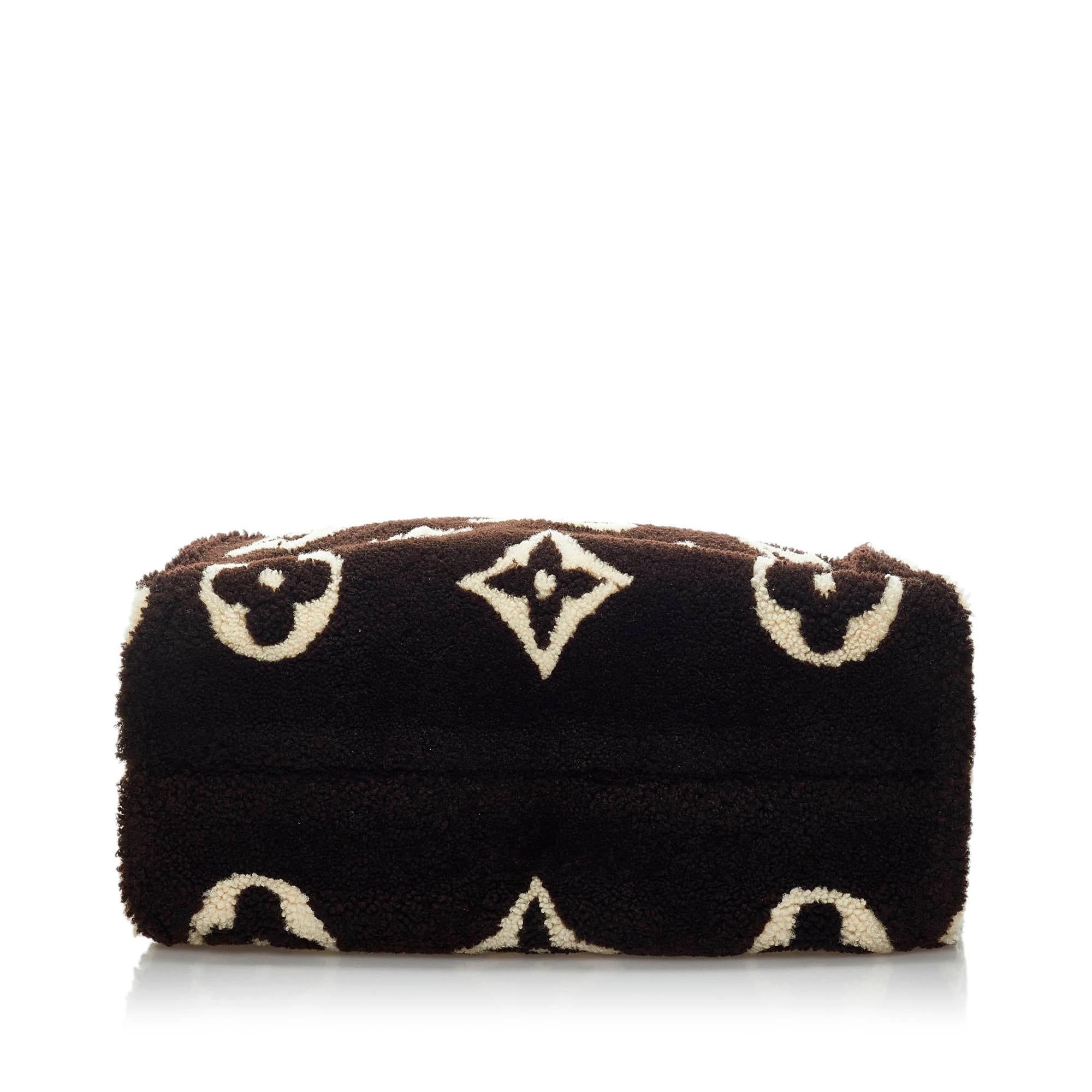 Louis Vuitton Monogram Giant Shearling Teddy Onthego GM