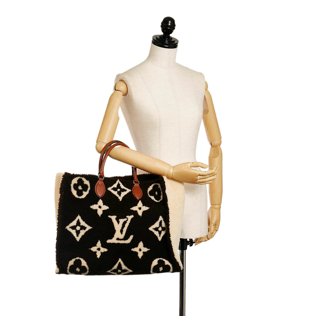 Louis Vuitton Monogram Giant Shearling Teddy Onthego GM