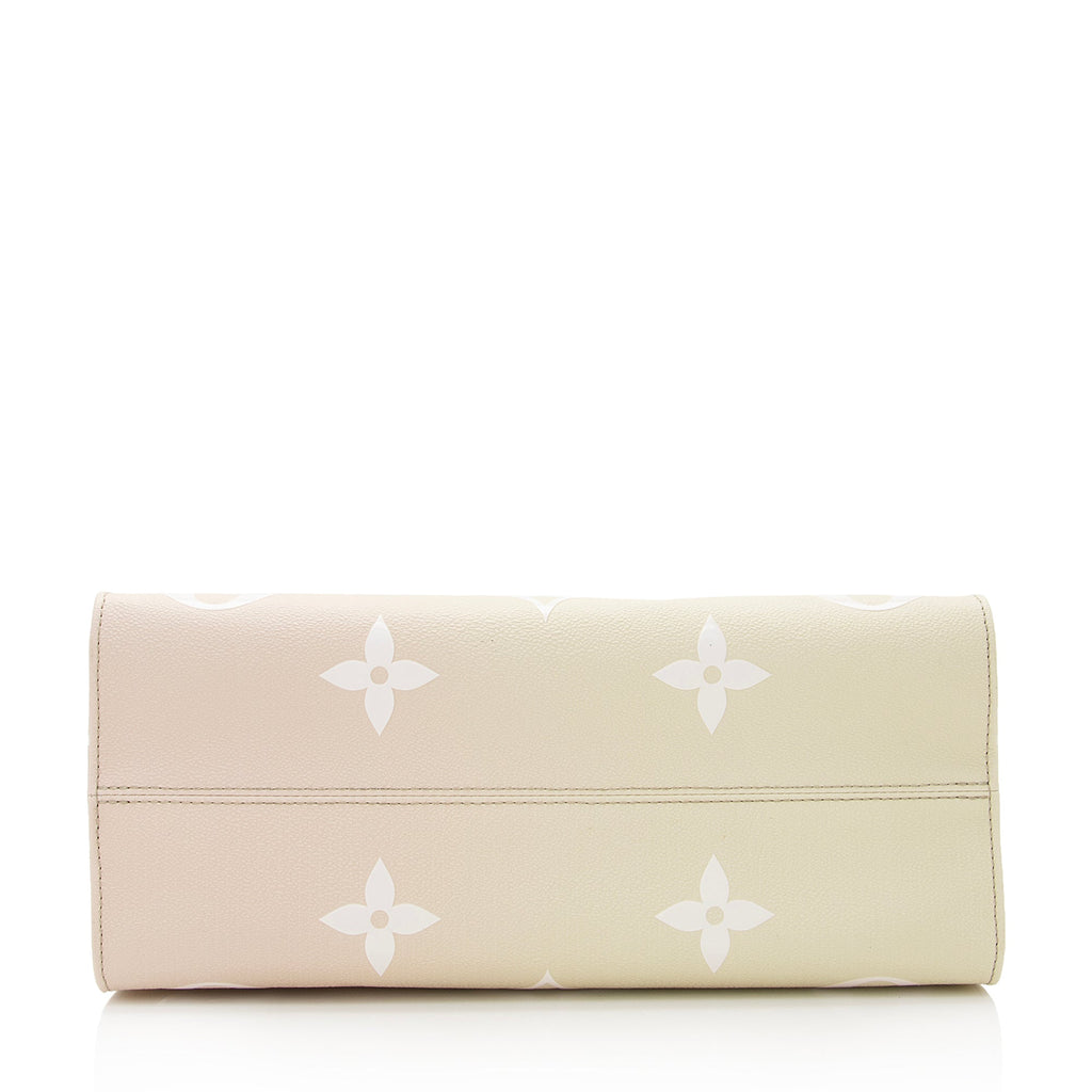 Louis Vuitton Monogram Giant Spring In The City Onthego MM Tote (SHF-22697)