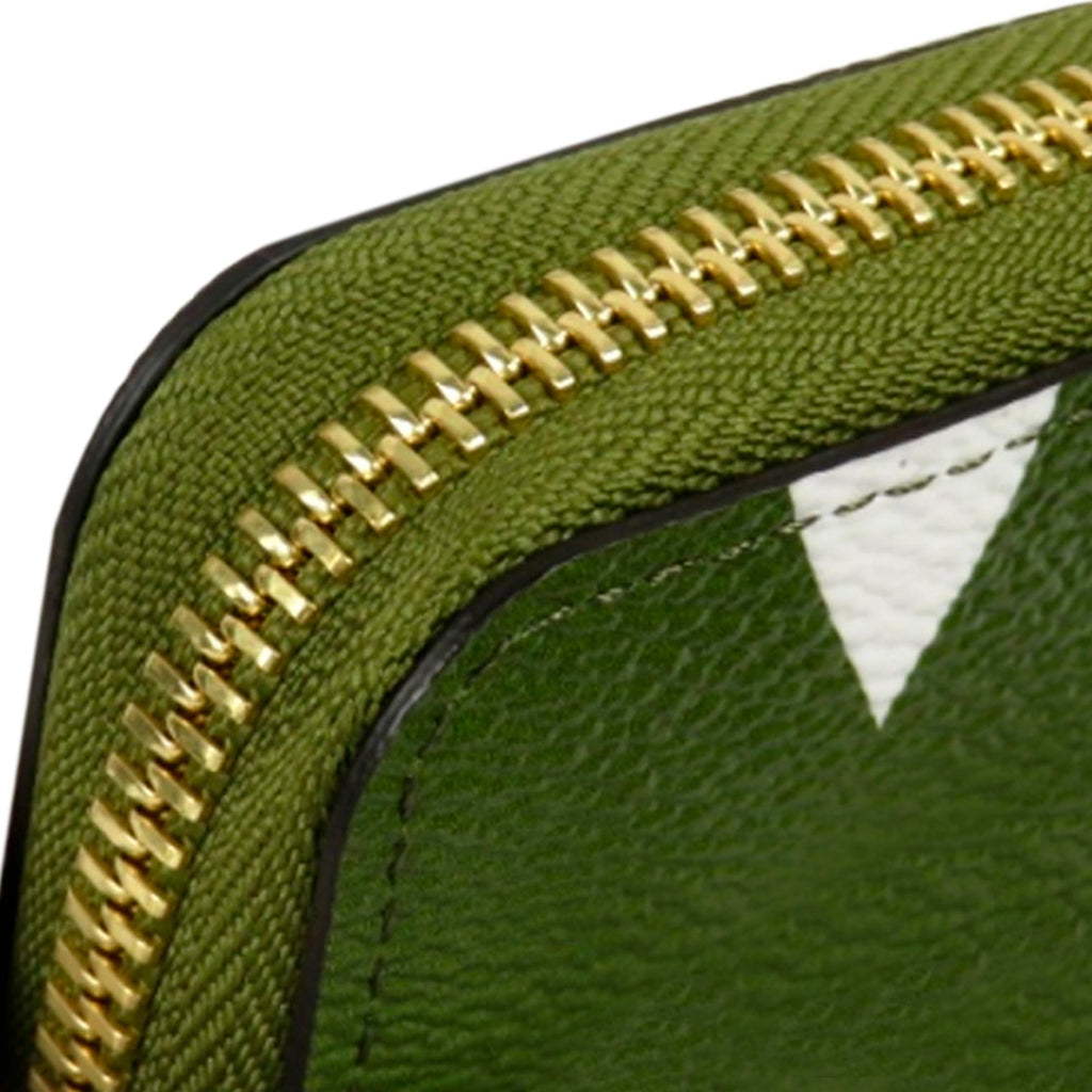 Louis Vuitton Monogram Giant Zippy Wallet (SHG-KCxW91)
