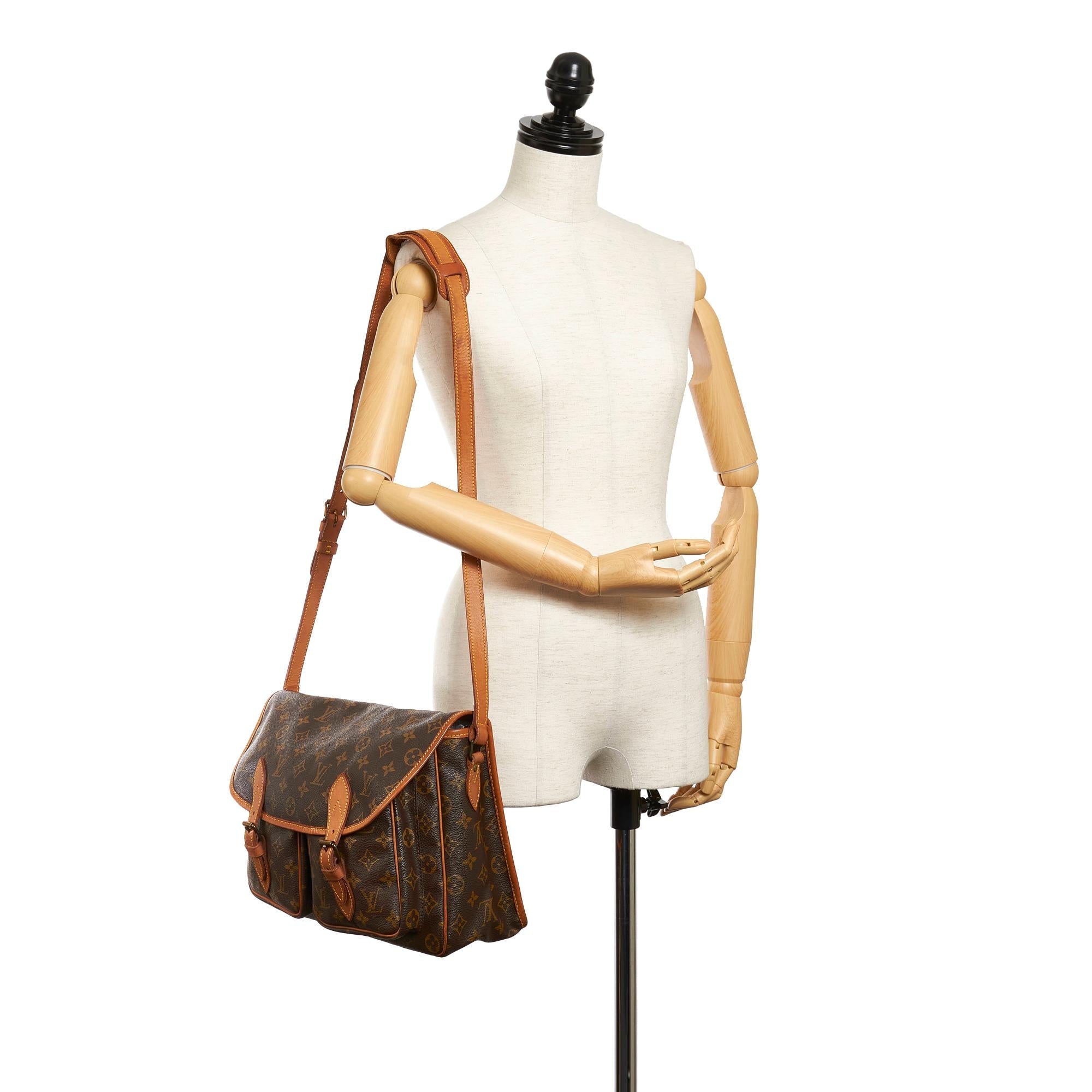 Louis Vuitton Monogram Gibeciere MM (SHG-29748)