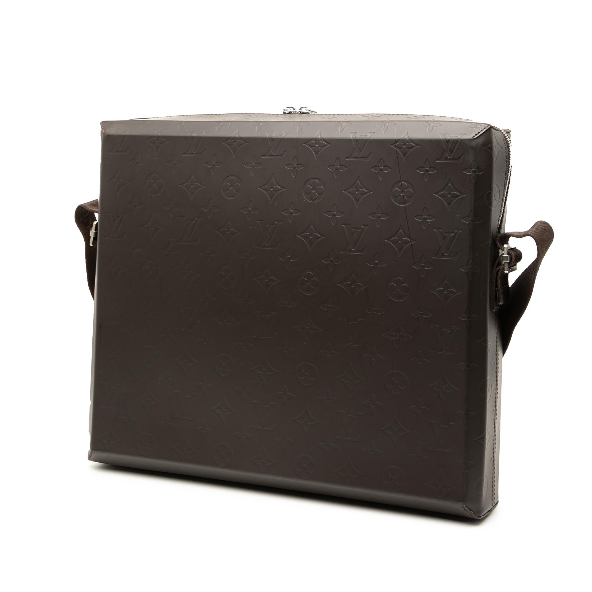 Louis Vuitton Monogram Glace Steve
