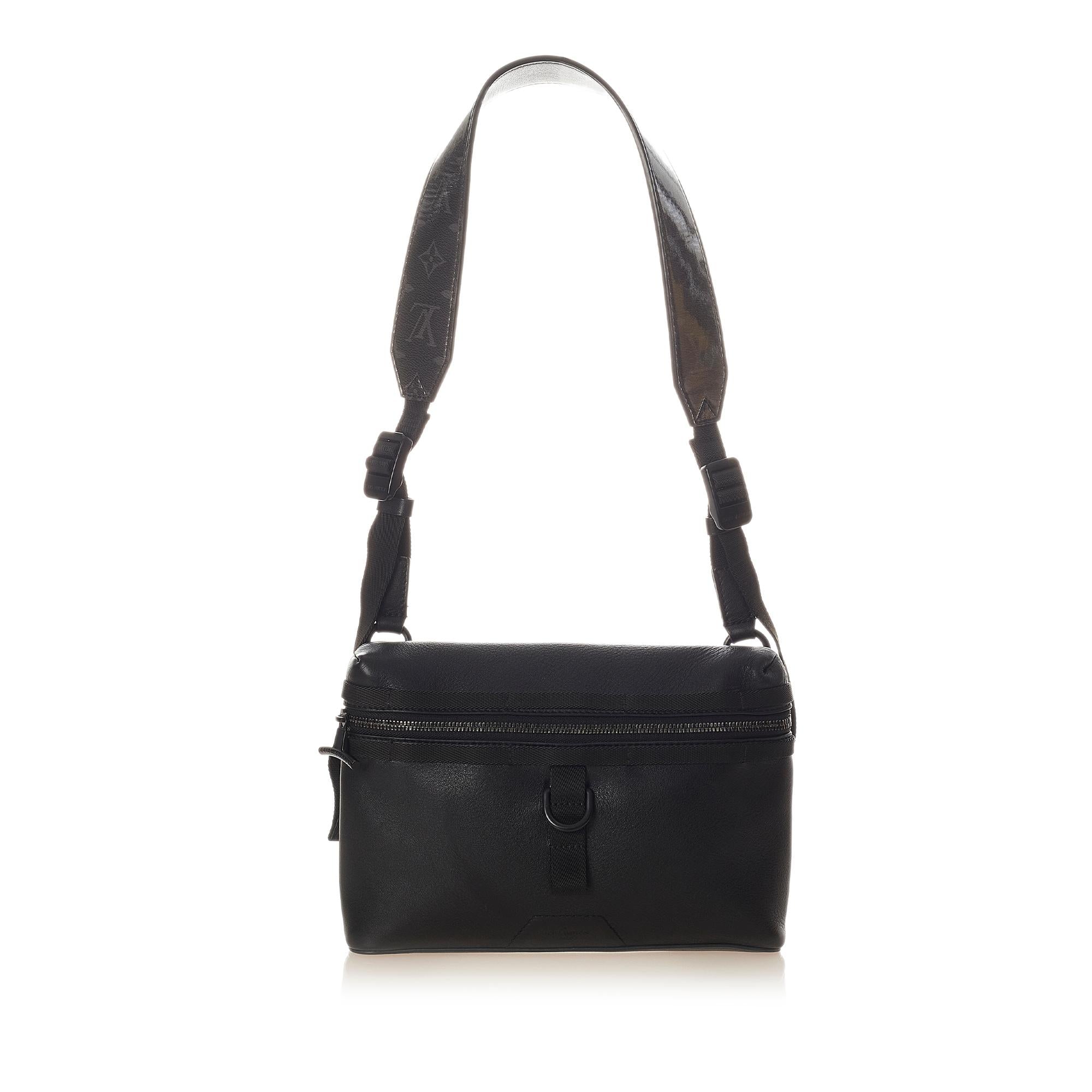 Louis Vuitton Monogram Glaze Messenger PM (SHG-24854)