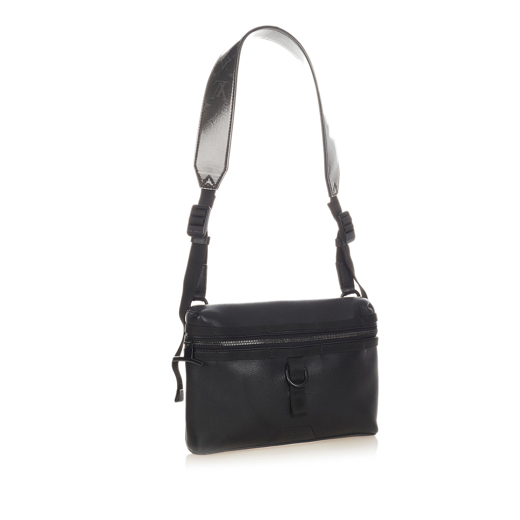 Louis Vuitton Monogram Glaze Messenger PM (SHG-24854)
