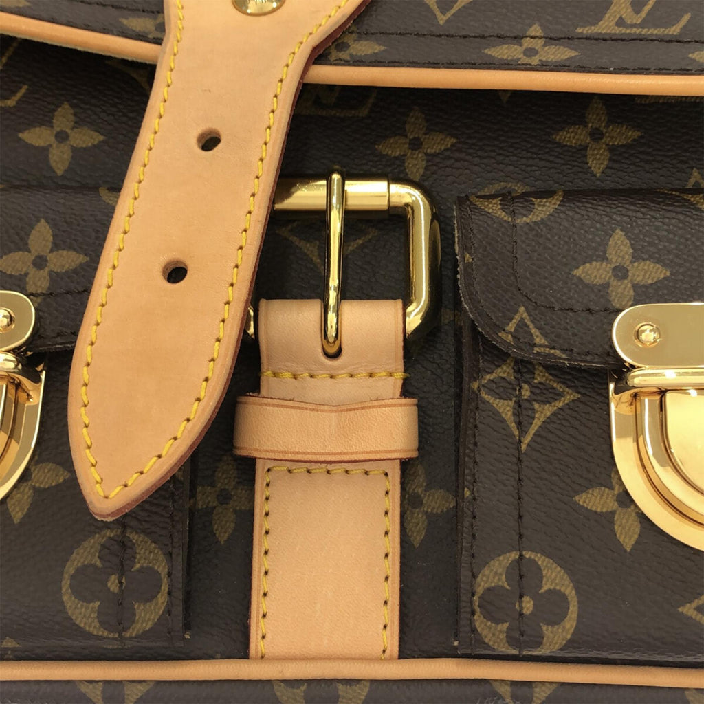 Louis Vuitton Monogram Hudson PM (SHG-MUTjIM)