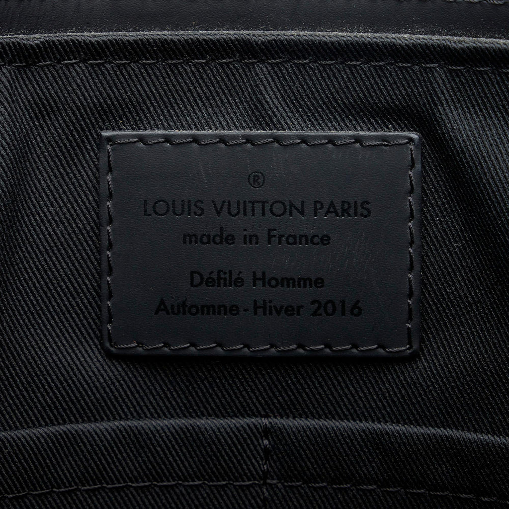 Louis Vuitton Monogram Illusion Explorer Tote (SHG-yK2cw7)